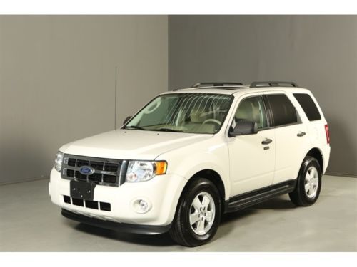 Clean carfax 24k low miles sunroof runboards ms sync white alloys prem sound !