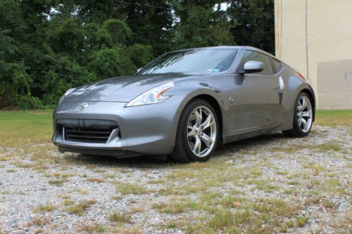 ** immaculate 2011 nissan 370z &#034;touring&#034; coupe ** 6-spd ** only 8k miles !!!