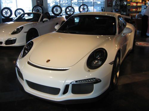 2014 porsche 911 2dr cpe gt3  only 48 miles !!!!!!!!!