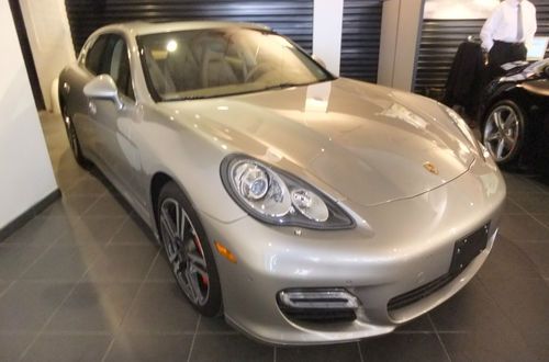 2011 porsche panamera turbo hatchback 4-door 4.8l