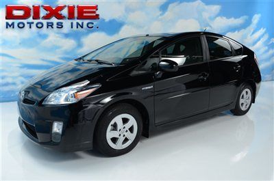 2011 toyota prius - mpg - hybrid ** priced to sell fast **