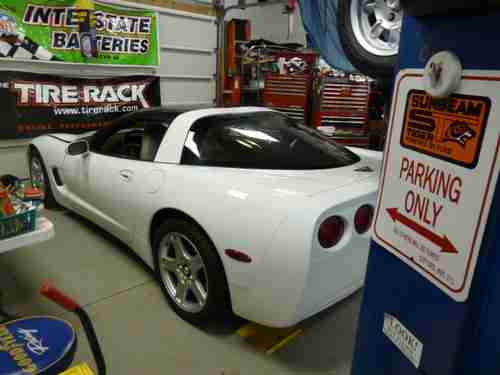 1997 Corvette Coupe with Targa top.  Beautiful, original arctic white finish, image 4