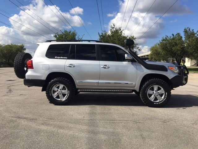 2014 toyota land cruiser vx