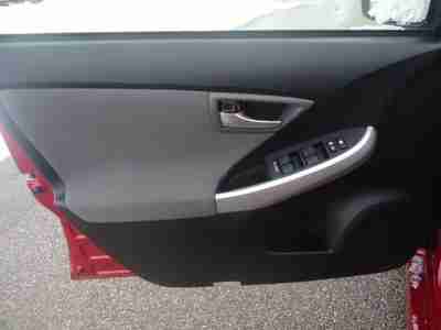 One Hatchback 1.8L CD 6 Speakers AM/FM radio We Finance & Take Trade Ins, image 9