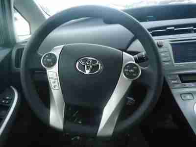One Hatchback 1.8L CD 6 Speakers AM/FM radio We Finance & Take Trade Ins, image 12