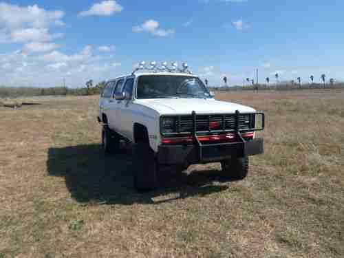 1987 Chevy Truck Suburban 4 Wheel Drive with 10 inch Lift, image 3