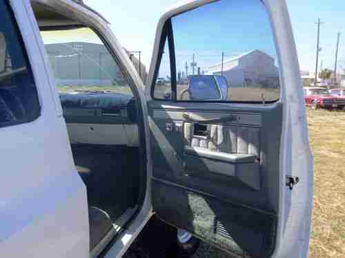 1987 Chevy Truck Suburban 4 Wheel Drive with 10 inch Lift, image 11