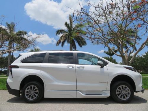 2024 Toyota Sienna XLE Braunability Handicap Wheelchair Van, US $89,999.00, image 3