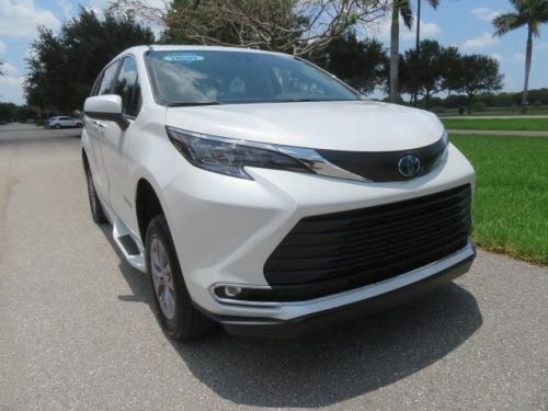 2024 Toyota Sienna XLE Braunability Handicap Wheelchair Van, US $89,999.00, image 5