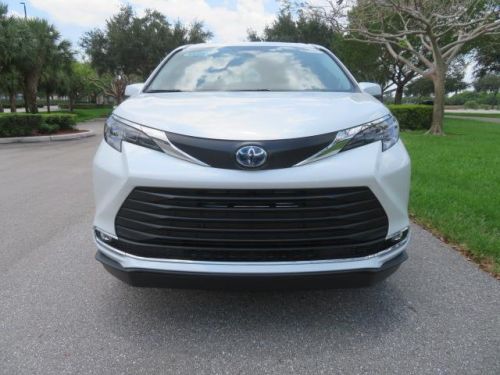 2024 Toyota Sienna XLE Braunability Handicap Wheelchair Van, US $89,999.00, image 6