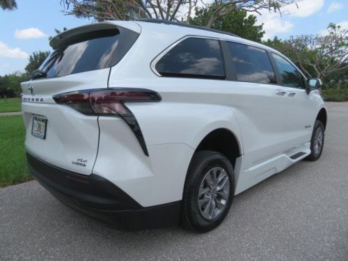 2024 Toyota Sienna XLE Braunability Handicap Wheelchair Van, US $89,999.00, image 11