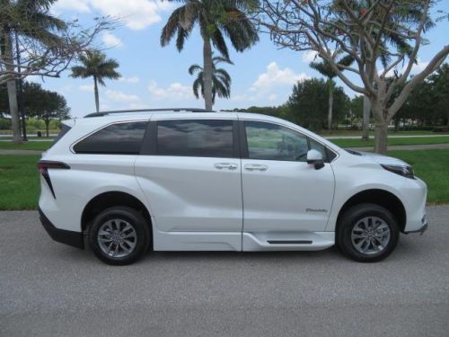 2024 Toyota Sienna XLE Braunability Handicap Wheelchair Van, US $89,999.00, image 12