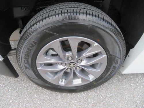 2024 Toyota Sienna XLE Braunability Handicap Wheelchair Van, US $89,999.00, image 22