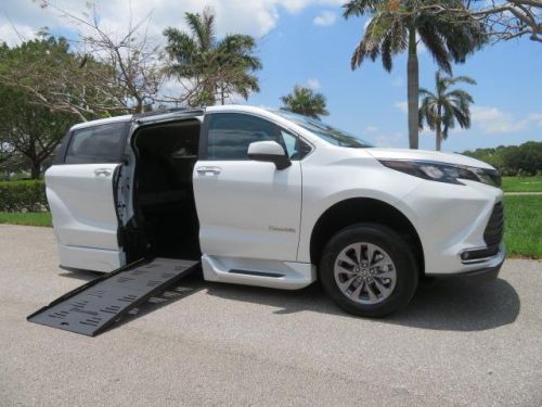 2024 Toyota Sienna XLE Braunability Handicap Wheelchair Van, US $89,999.00, image 26