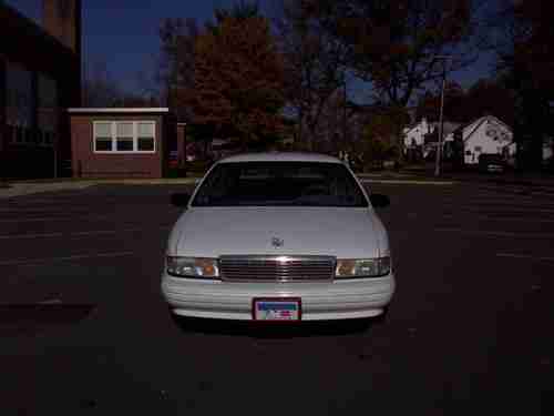 1995 Chevy Caprice wagon, image 3