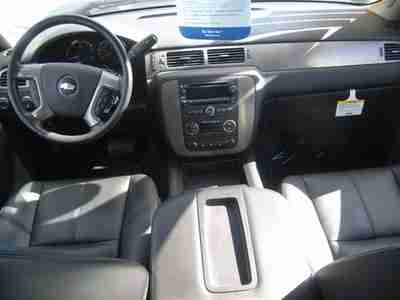 Crew Cab 4x4 4WD Black Leather Certified 6.0L  Blue DVD Heated Chrome Rims, image 2