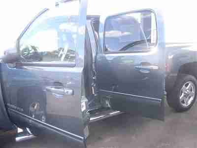 Crew Cab 4x4 4WD Black Leather Certified 6.0L  Blue DVD Heated Chrome Rims, image 7