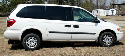 2005 dodge grand caravan - 4 passneger - wheelchair accessible