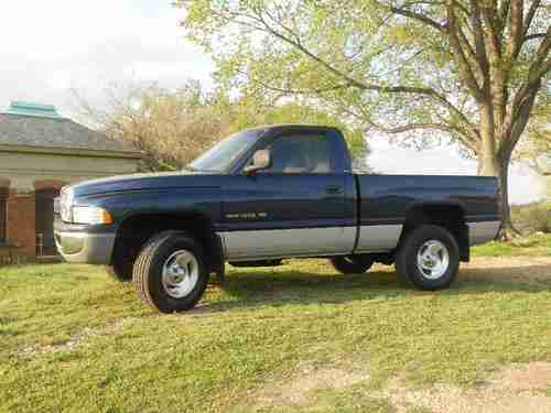 2001 Dodge Ram 1500 Laramie Standard Cab Pickup 2-Door 5.2L, image 2