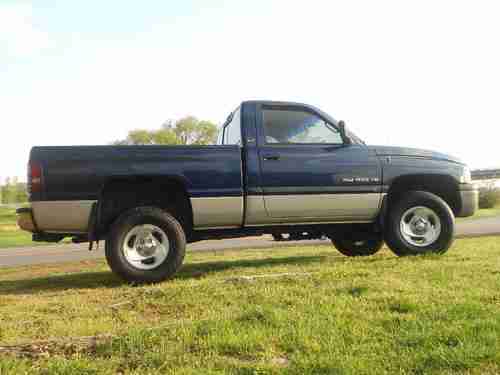 2001 Dodge Ram 1500 Laramie Standard Cab Pickup 2-Door 5.2L, image 3