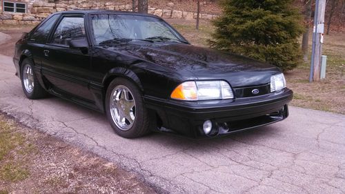 1989 ford mustang gt hatchback 2-door 5.0l