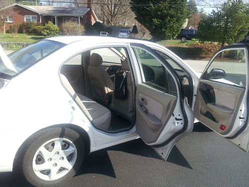 2004 hyundai elantra gls sedan 4-door 2.0l