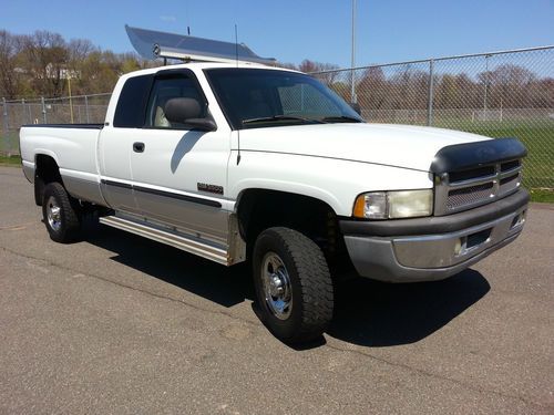 1999 dodge ram 2500 quad cab long bed slt laramie.cummins diesel (one owner)