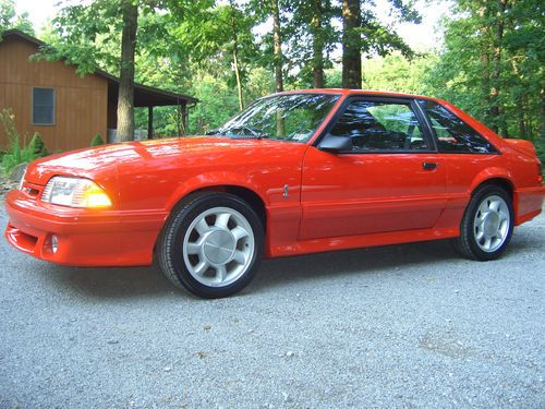 1993 ford mustang svt cobra hatchback 2-door 5.0l