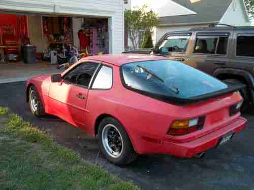 1984 Porsche 944, image 3