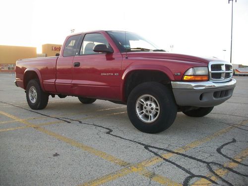 1998 doge dakota slt v8/5.2l wxtended cab 4x4 pickup truck.