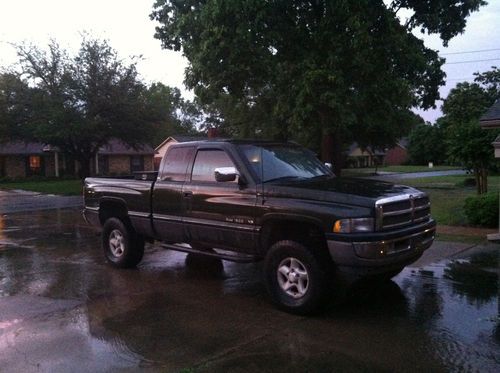 1997 dodge ram 1500 laramie slt 4x4. 5.9l