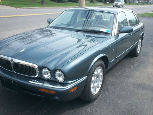 2001 jaguar xj8 salvage runs and drives minor rear end damage nice