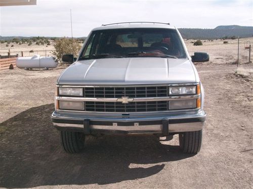 1993 chevrolet suburban 1500 4x4, silver &amp; brown, 350 fuel injected engine