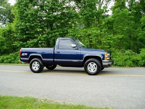 1994 chevrolet 1500 silverado 4x4 z71 . 56k miles .. garage kept. 1 of the best.