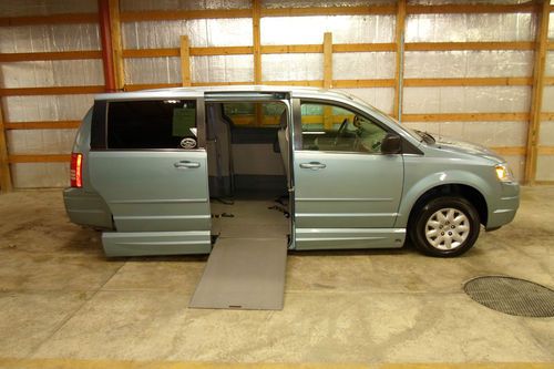 2009 chrysler town and country handicap wheelchair van vmi conversion