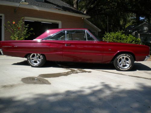 1967 dodge coronet, 440 ,2 door hardtop maroon exterior with white interior