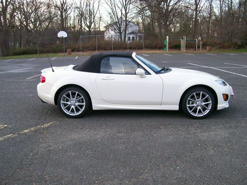 2009 mazda mx-5 miata grand touring convertible 2-door 2.0l