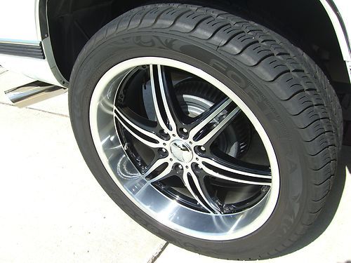 1997 Chevrolet Tahoe LT Sport Utility 2-Door 5.7L 4WD, image 18