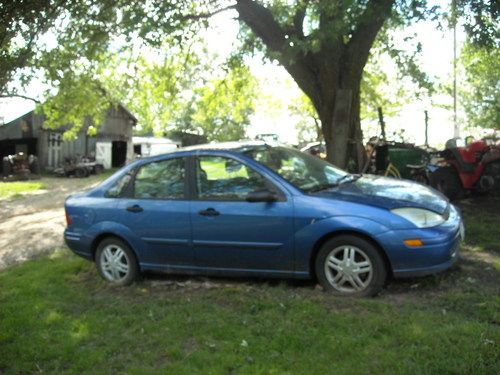 2002 Ford Focus SE Sedan 4-Door 2.0L, image 3