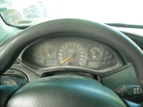 2002 Ford Focus SE Sedan 4-Door 2.0L, image 5