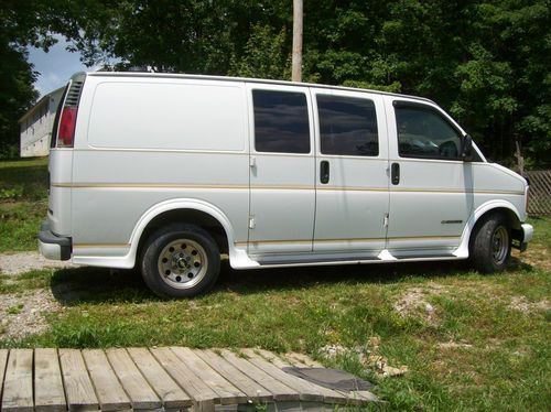 2000 chevrolet express 2500*****one owner***** van  5.0l