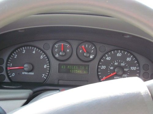 2005 Ford Taurus SE Sedan 4-Door 3.0L, image 6