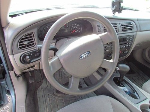 2005 Ford Taurus SE Sedan 4-Door 3.0L, image 9