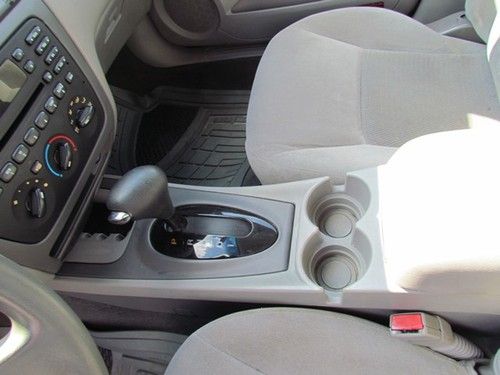 2005 Ford Taurus SE Sedan 4-Door 3.0L, image 10