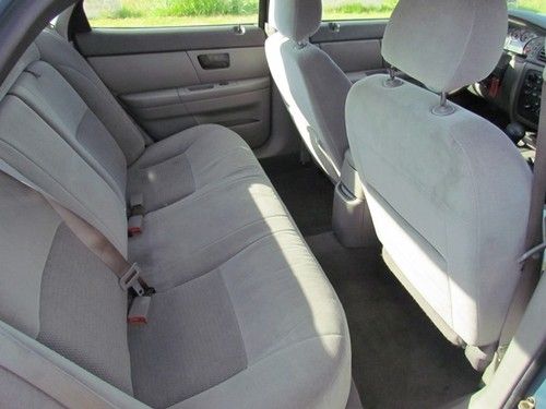 2005 Ford Taurus SE Sedan 4-Door 3.0L, image 11