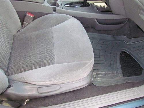 2005 Ford Taurus SE Sedan 4-Door 3.0L, image 12