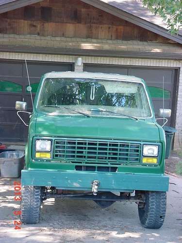 4x4 van 1985 ford -e-250 econoline 351w with title and project trailer