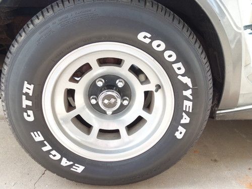 1978 25th Silver Anniversary L-82 Corvette 100% Original Matching # 36,000 Miles, image 9