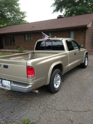 2002 dodge dakota slt -great condition cold ac