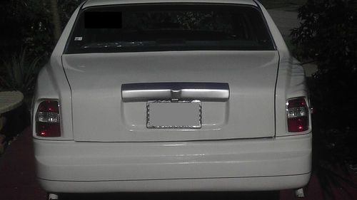 1991 LINCOLN TOWNCAR 4 DOOR SEDAN WITH ROLLS ROYCE PHANTOM BODY KIT, image 3